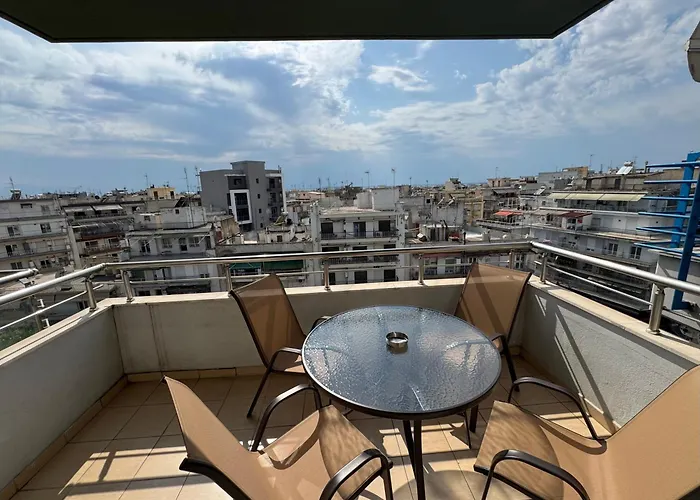 Stelina's Cosy Loft - Ideal Spot דירה סלוניקי